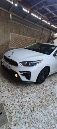 كيه فورتي ٢١ حادث مرفق مع الصور جاملغ خلفي بدون دواخل بدون ايرباك  وكل...