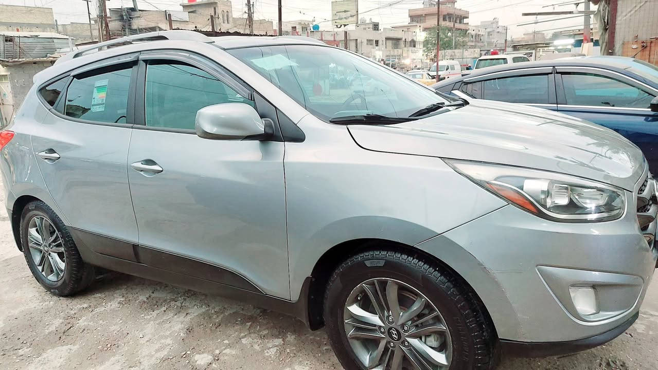 السلام عليكم  توسان موديل ٢٠١٥ وارد أمريكي سياره كلش حلوه بيه جم قطعه صبغ السياره سواصي لغود كفاله ماشيه قليل السعر ١٢٥٠٠ بيها مجال قليل اتصال*********** او ***********
