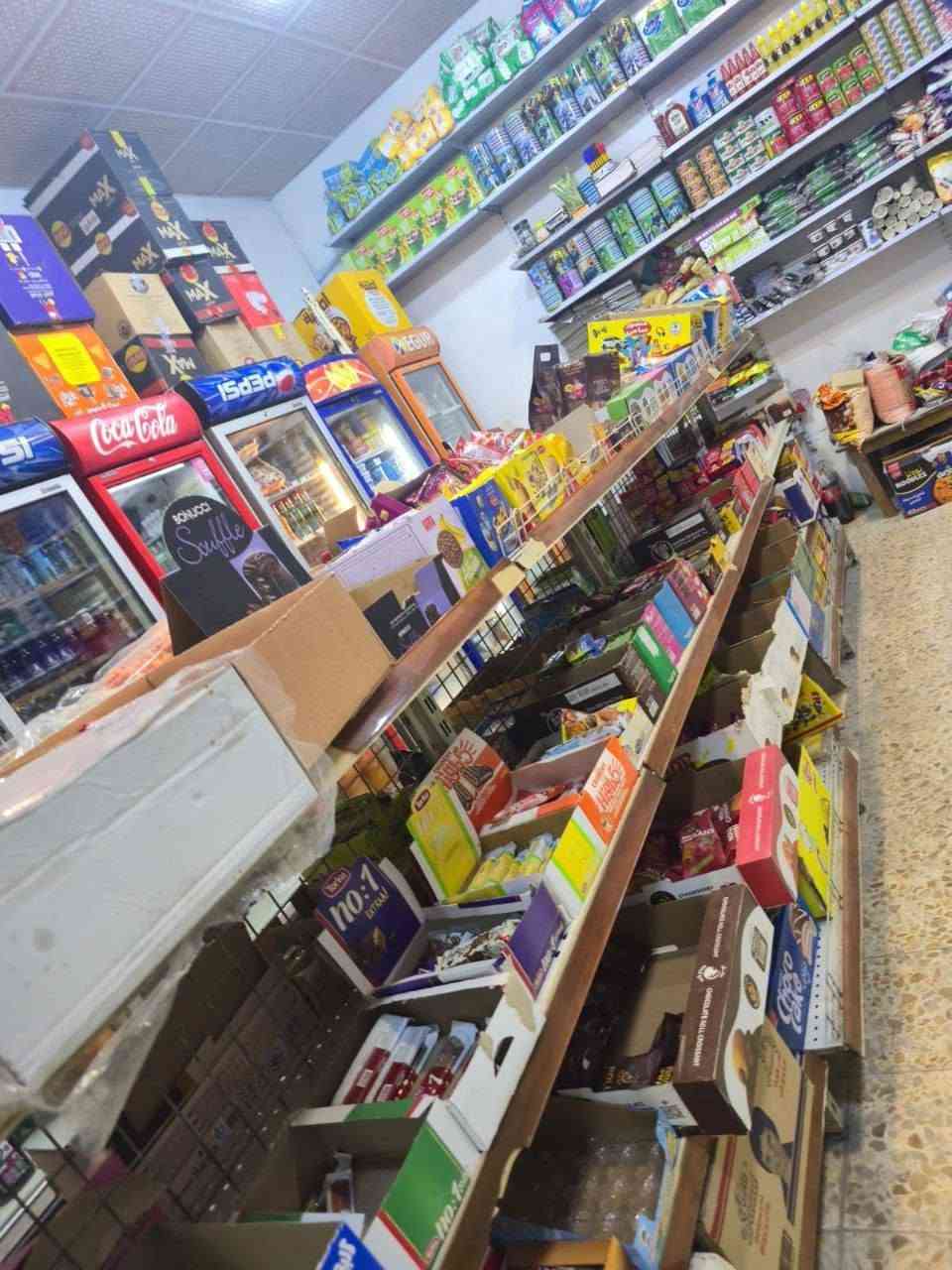 السلام عليكم اسواق للبيع تقاطع حي العامل قرب شارع المركز
5عارظات عموديه 2شركه 3بطحيات 
1سبلت كنتوري 1جداري +كاشير المربع 
باقي التفاصيل اتصال عل رقم فقط ***********

***********
