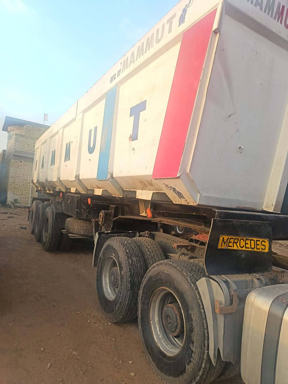 عربانه ما اموت شغل حداد درجه اولى للبيع تخم تاير دناقير 16 لتفاصيل اكثر اتصال على صاحب الرقم علما اني مكلف بالنشر                    ‪0781 659  6463‬‏
