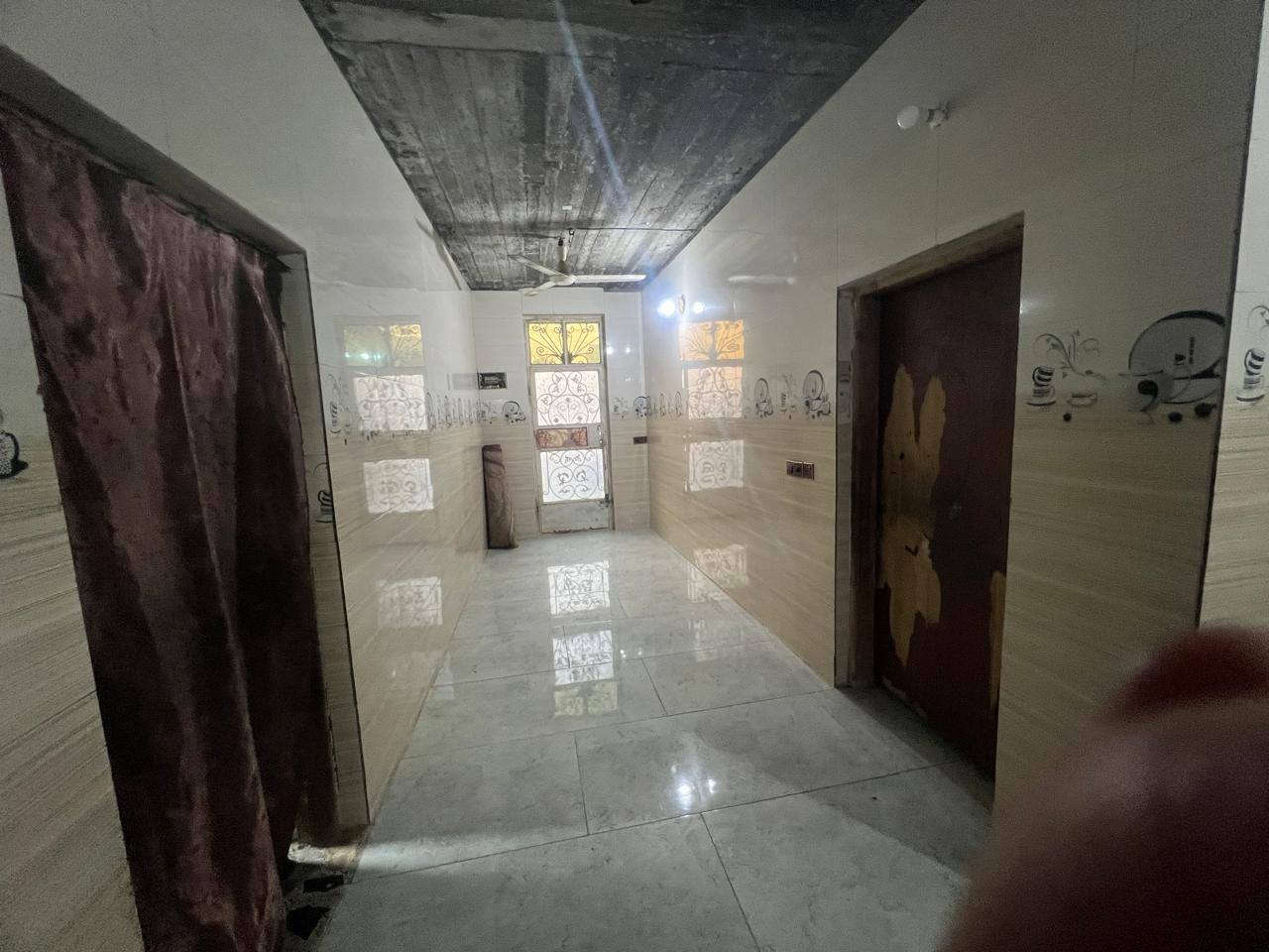 سلام عليكم اخوان بيت للبيع في منطقت التئميم
400 م حديقه جبيره +محلات 3 طرمه عدد 2 حمام 1 تواليت 3 ستقبال جبير غرفه عدد 2 بيت كامل سيراميك ارضيه البيت كامل بس جيب غراض وتكعد الستفسار 📞 *********** اتصال
