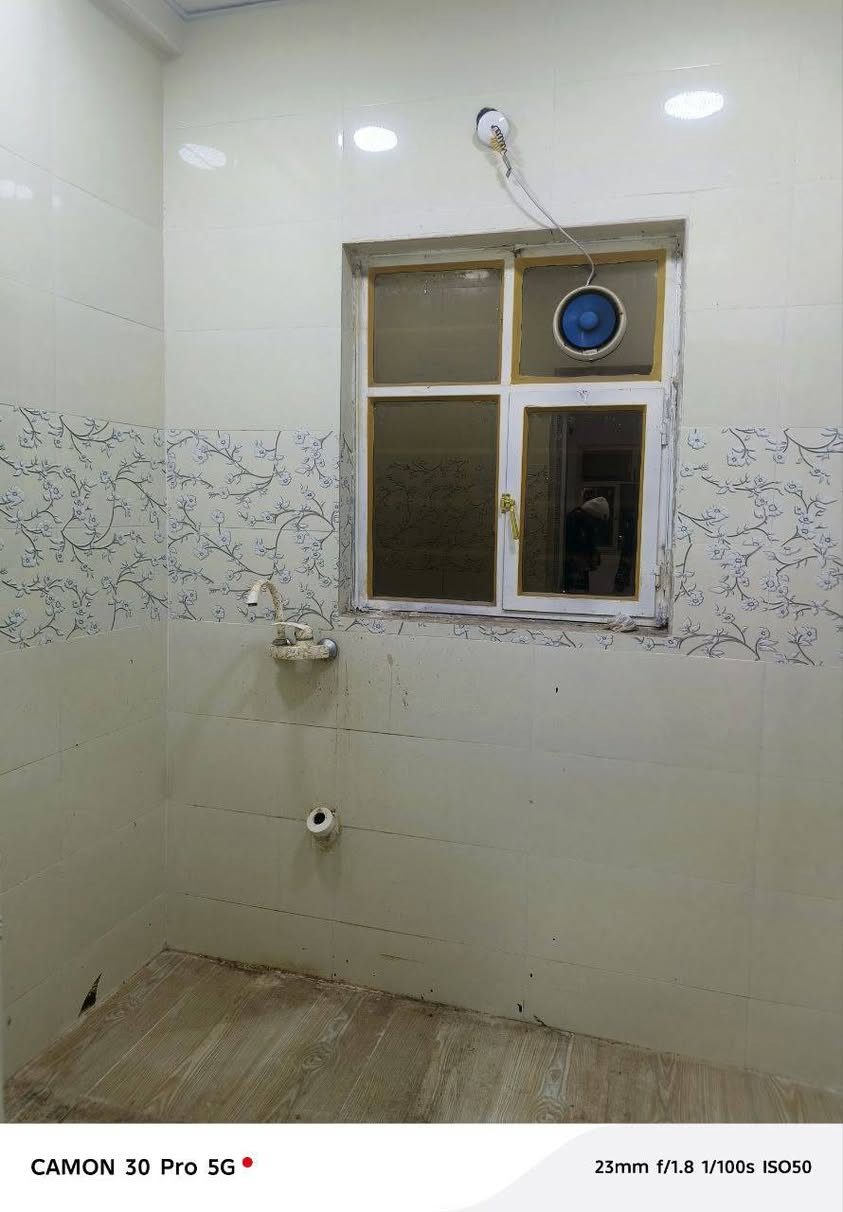 #للايجار
شقه حديثه في ياسين خريبط شارع السناتر موقع سكني مميز  طابق اول تحتوي على غرفتين صاله مطبخ صحيات السعر 650
***********

المهيمن للاستثمار العقاري
