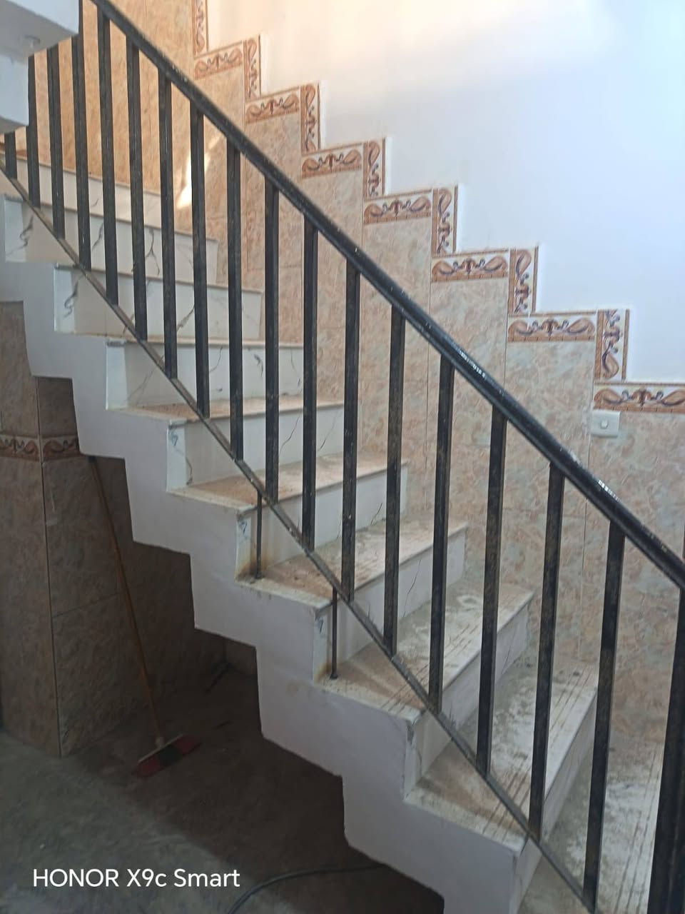 للبيع بيت 🏡 طابو صرف فى #شهداءالبياع قرب الشارع العام عرض الشارع ١٢م #مساحته١٢٠م واجهه سته يحتوي على #غرفتين_نوم 😴 وصاله وهول ومطبخ وخدمات للإستفسار اتصال 🤙 على #الواتساب على الرقم  ***********
#الجميع

