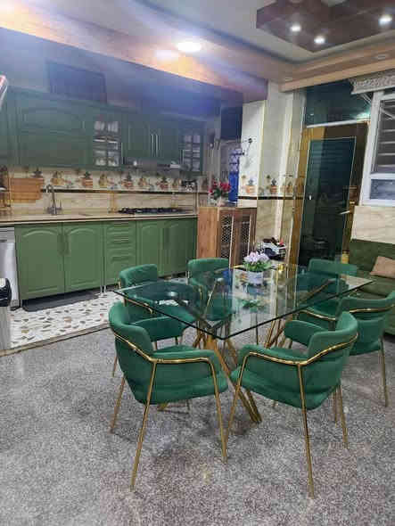 السلام عليكم بيت للبيع بالبكرلي الاولى طابو صرف مساحه 200 متر
 قرب قسم الصحه العامه مقابيل مدرسة البشرى قرب مستشفى الضامن 

 طابقين يحتوي على 4 غرف نوم 

الطابق الاول ///يحتوي على غرفتين  واستقبال وكلدور ومطبخ

 حار وبارد وصحيات غربي وشرق  وكراج وحديقه الارضيه كلها كرانيت 

الطابق الثاني /// يحتوي على غرفتين وصحيات غربي وكلدور 
موقع مميز يبعد عن خط الكيات 75 متر شارع البيت 10 متر كافة الخدمات 
السعر 375 وبي مجال 
للاستفيار مراجعة مكتب عقارات البقيع الكائن في نهاية شارع الطوارئ
او الاتصال على الرقم *********** حسين المعموري
