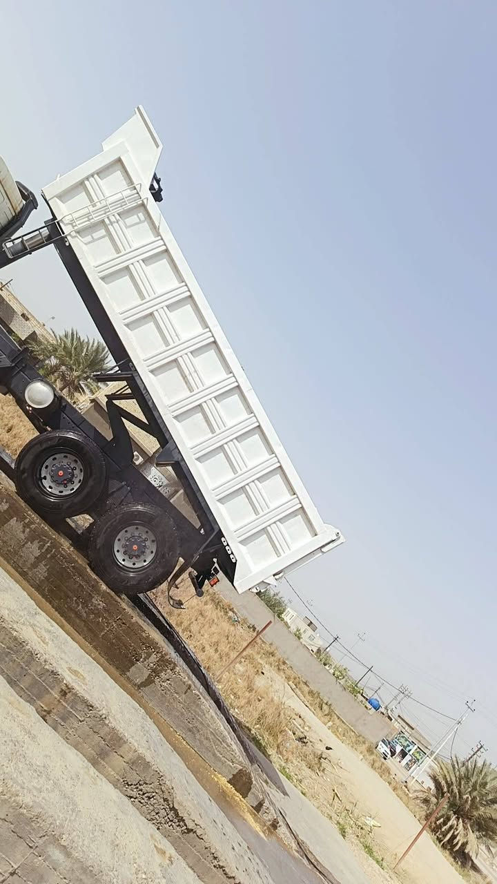 السلام عليكم سيارة البي للبيع موديل 95السيارة نضيفة مكينة 35 السعر350 وبيهة مجال الرقم***********
