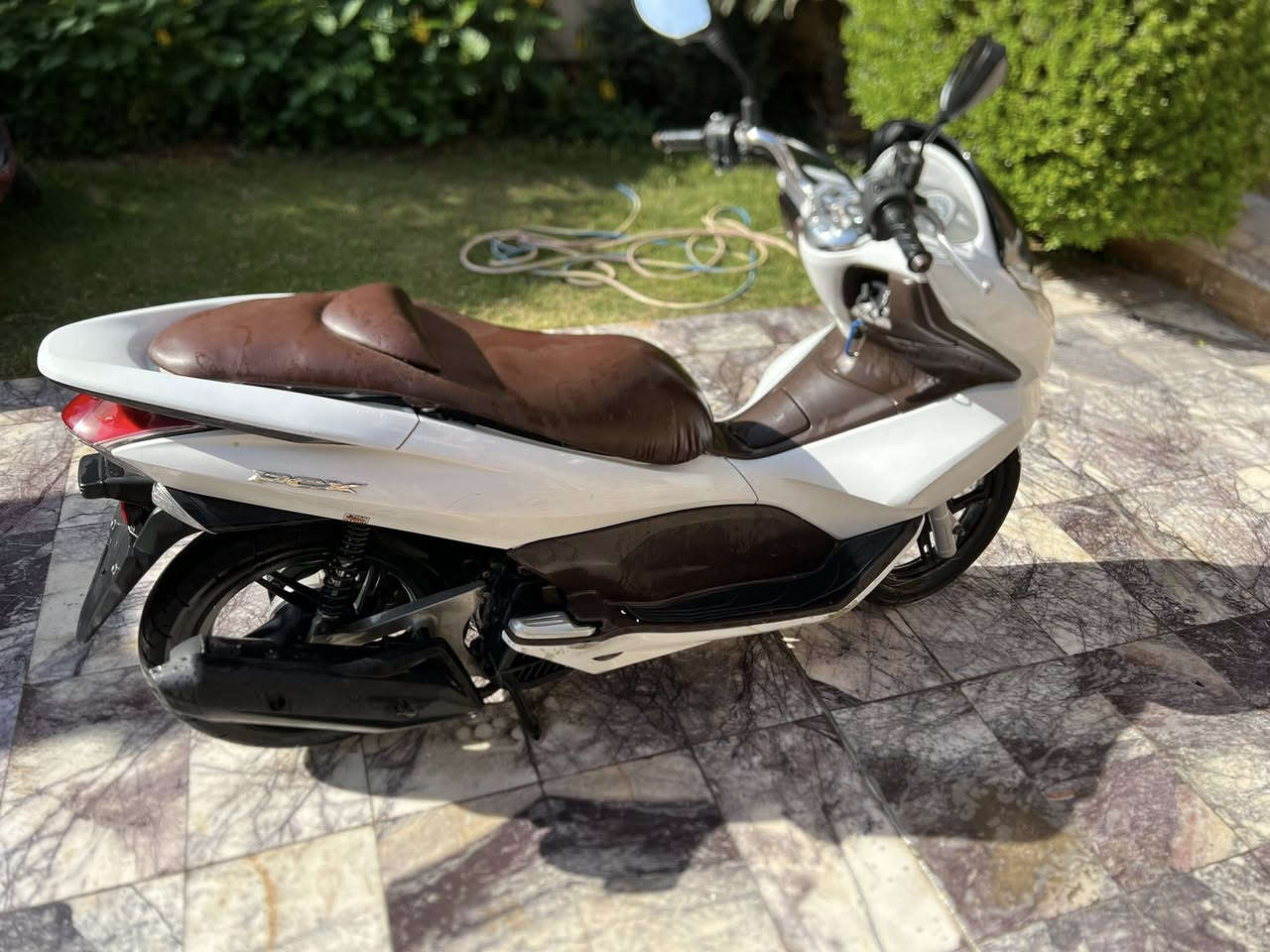 دراجه bcx جيل اول للبيع كامله ومابيهه اي نقص شلعه معدل خير من الله اوراق كامله السعر مليون و٣٠٠ مكاني شارع فلسطين مسبح المهندسين شراي اتصل ***********
