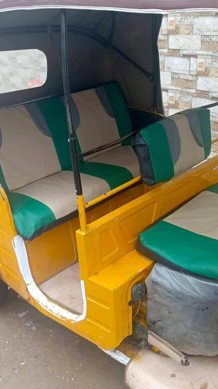 تكتك اوراق وكيله شاكر ابو المجر للبيع 5000000 خمسه ملايين نظيفه وحلوه مكان العماره حي نهاوند الاولى للاتصال على الرقمم
*********** وشراي يدلل
