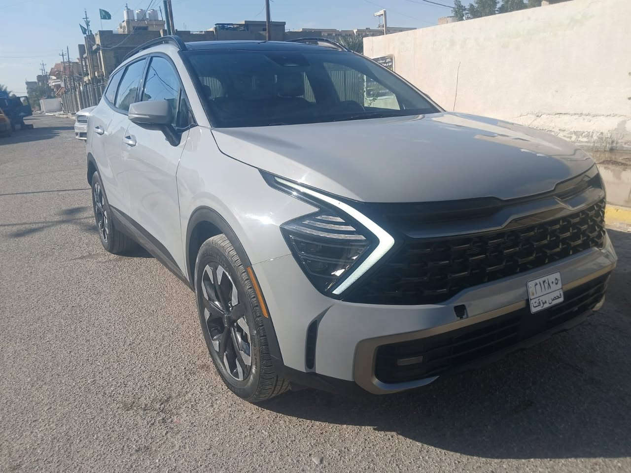 السلام عليكم للبيع كيا سبورتج موديل 2023 اكس لاين برستيج فول مواصفات وارد أمريكي حادثها مطخطخه بيها صبغ بجم كامل وقبق جنطة وجاملغ خلفي يمنى وباب الصدر مكان المراية فقط السيارة بدون ايرباك كاملة بدون نقص فقط ترقيم بسم المشتري مكانها بغداد السعر 170$ للاستفسار ***********
