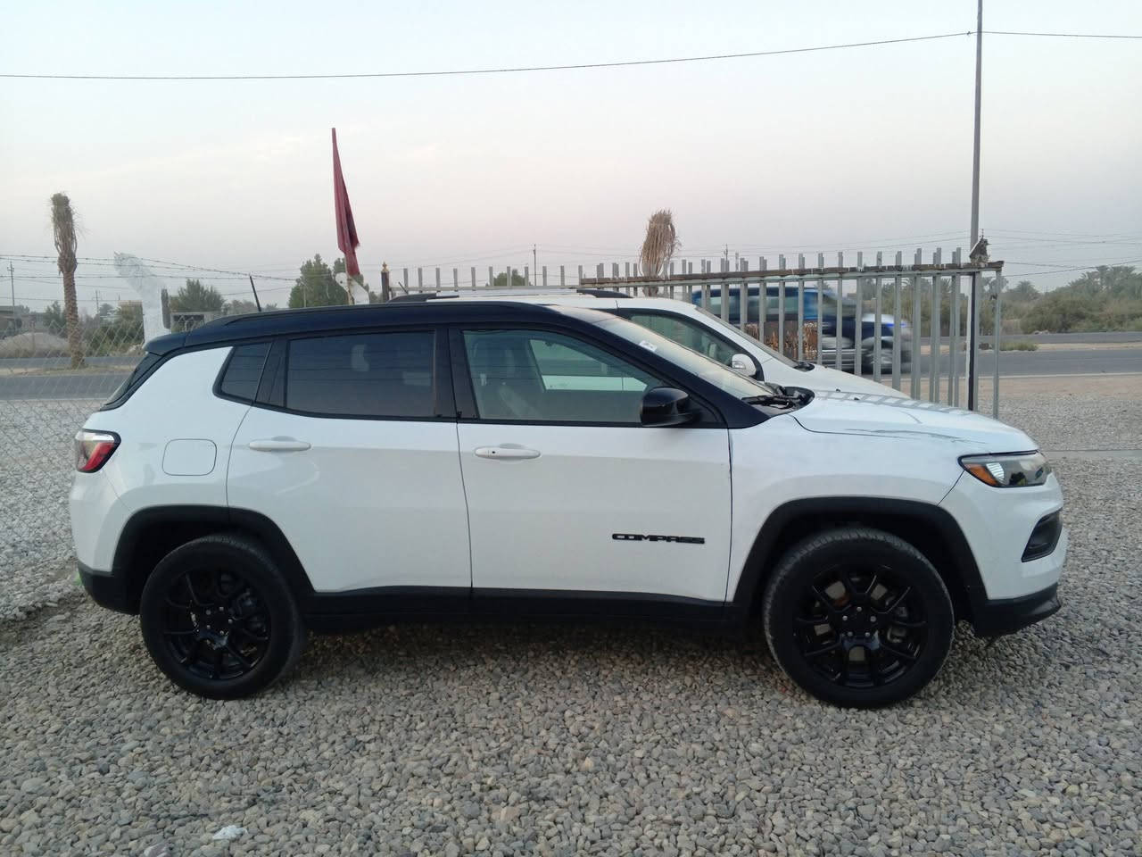 السلام عليكم 
بيع او مراوس حسب القناعة 
 جيب كومباس موديل 2024 لمتد بيهة فقط قطعة واحدة بدون دواخل موضحة بل سونار بجم كبس سيارة جديدة مال جناي جاهزة علة اخر حباية 
السعر (180) وبيهة مجال حك الجية 
العنوان/بابل _الشوملي 
للاستفسار الاتصال 
***********
***********
