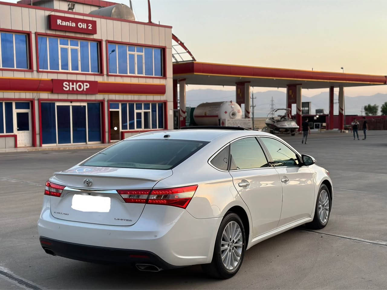 ئەڤەلۆن ٢٠١٣ خلیجی ٢ حاسە برێم 
سلایت بەصمە کوشن جلد و ساردوگەرم پەردە 
رەقەم سلێمانی سەنەوی تازەیە 
گێرومەکینە نەکراوەتەوە بەشەرت 
سەوتی دیجتالی نیە
لە دەعامی پێشەوە تا دەعامی دواوە هەمووی بەشەرت 
بێ بۆیاخ بێ سارد بێ لێ دران 
دەعامیش بەشەرت بۆیاخ نیە 
سەیارەکە نموەنەیە لە جوانی و تازەی 
شوین/ رانیە 
نرخ /  ٢٠٨ 
کۆرەک/ ***********
ئاسیا  / *********** رانية, السليمانية
