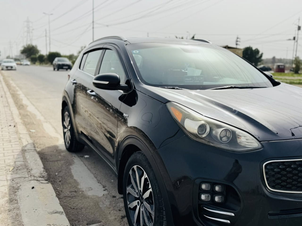 السلام عليكم سبورتج للبيع مديل 2018
السيارة وارد امريكي بيها دعامية وبنيد فقط 
السياره ماشية 106 
مواصفات 
كشنات جلد وكهربائي 
كشنات تدفئه 
مري قلاب وكهربائي 
تحكم ستيرن جهتين 
تدفئه ستيرن 
فور ويل 
نظام ايكو 
نظام انزلاق 
السيارة 2400
مكان السيارة بغداد مدينة الشعلة 
للستفسار الاتصال على الرقم 
***********
