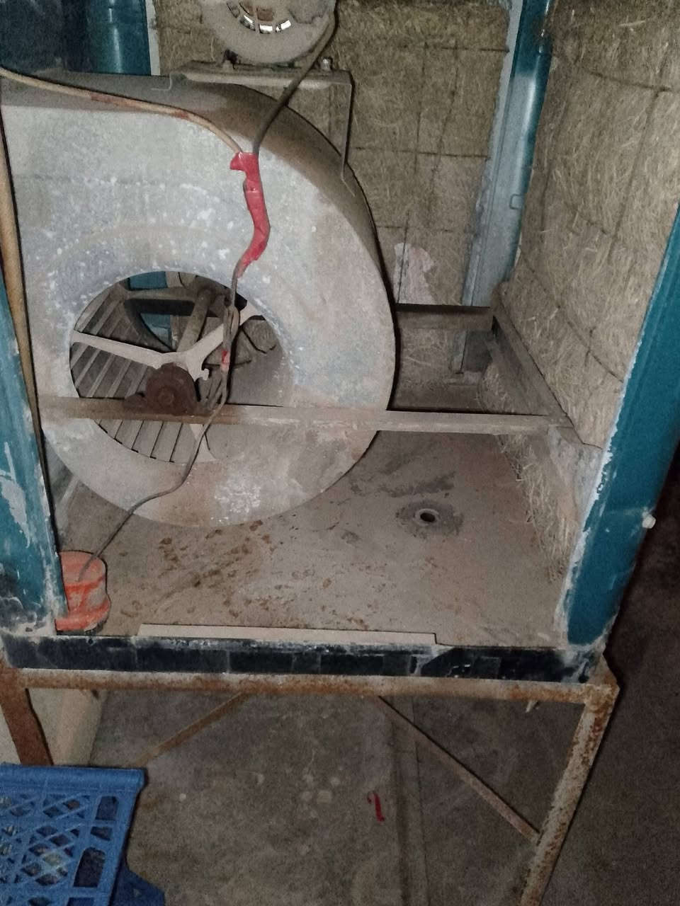 السلام عليكم مبردات للبيع ثنينها السعر 135 وبيها مجال حك الجيه
للتواصل: ***********
