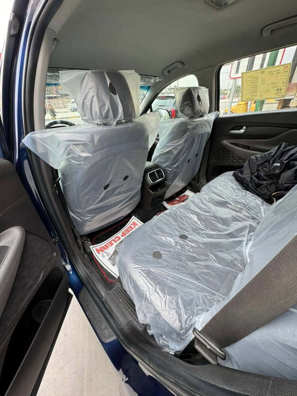 السلام عليكم
سنتافيه موديل 19 بغداد نكليزي تحويل شرط 
 
حادثها جاملغ وبنيد بدون دواخل  فقط
مكينه وكير وتبريد وحداديه لوك.   

مواصفات 
شاشه كامره
تحكم ستيرن جيهتين
مانع نزلاغ 
ثلاث انضمه قياده 
نضمام ايكو 
ويل كب كروم 
اربعه سلندر. 5راكب.  

مراوس يرهم.  مكاني بغداد. 

السعر انتصال وتدلل

***********
