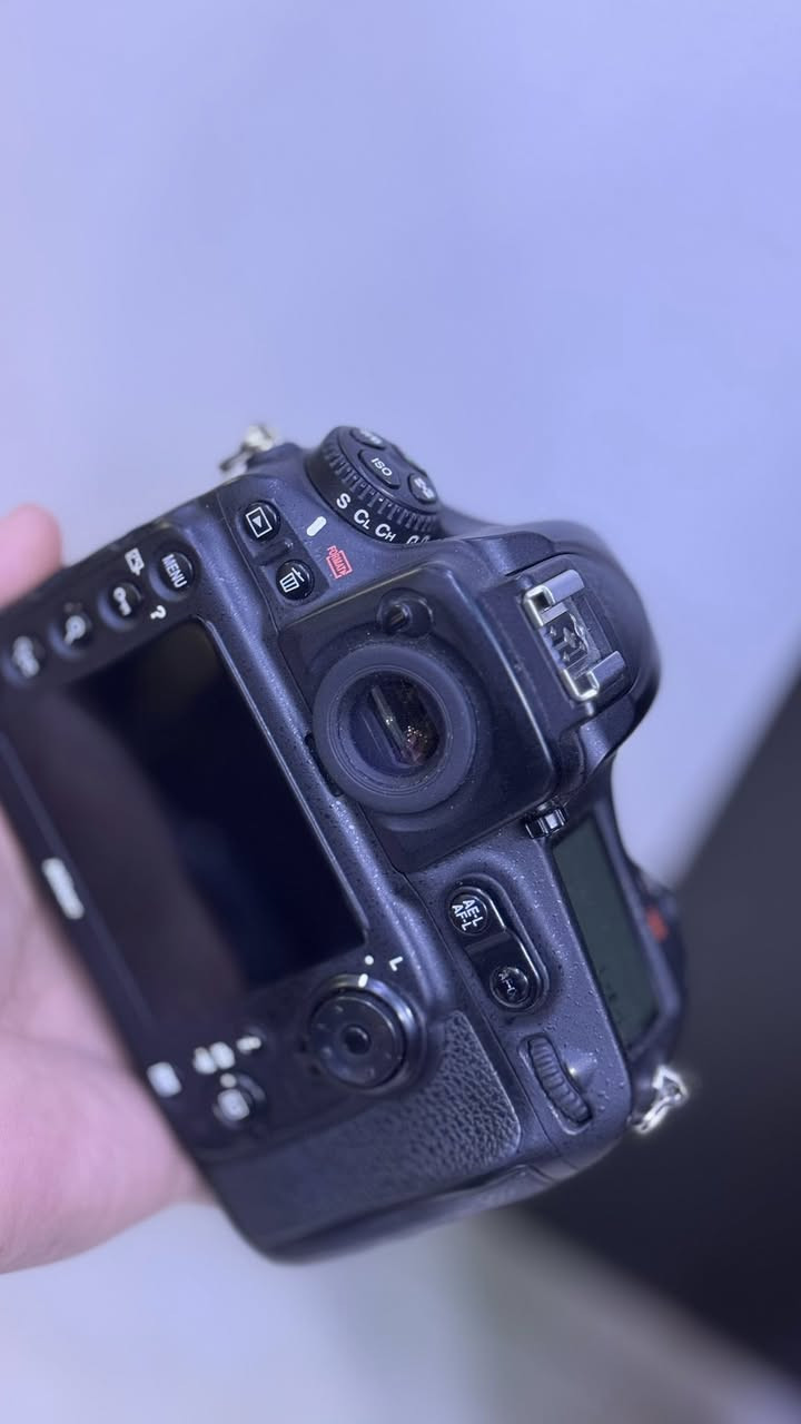 Nikon D810 + 50mm 1.8D
Zor xawena tanha body w battery w lensy lagalla

Ba sharty alwan w diqa


**إذا كنت صاحب هذا الإعلان وتريد حذفه لأي سبب، رجاءا أرسل رسالة إلى الدعم الفني**