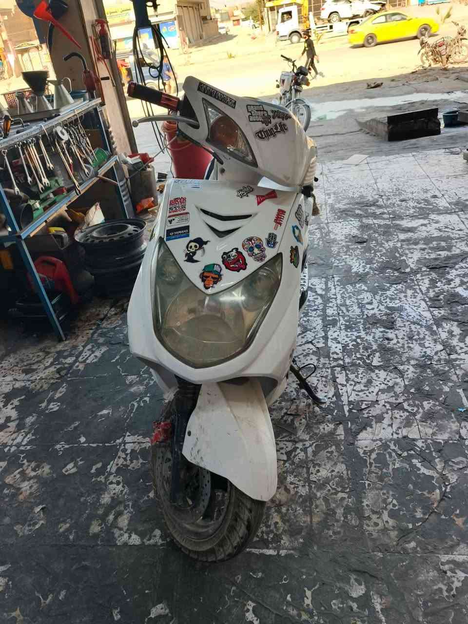 سلام عليكم سكنس فحل2008 للبيع دراجه كامله من مكينه وكهربائيات الدراجه نوزل وليس كلج خلفي رياضي زنون رياضي عضمات رياضي السعر 650 وبيها مجال مكان كله شارع 80مال كربلاء ما متواجد فيس رقم ***********
