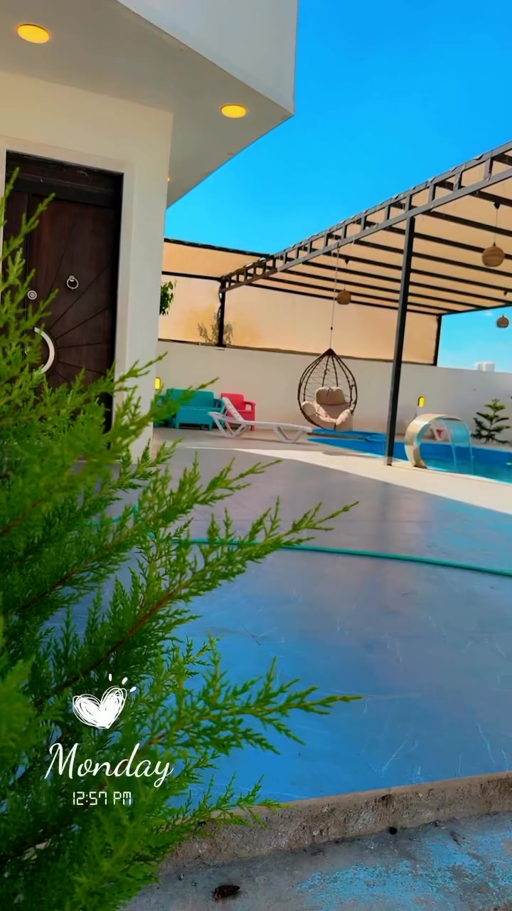 متوفر حجوزات طيلة ايام الاسبوع                                        مزرعة سنريلا الدوره البوعيثه واتساب ***********
