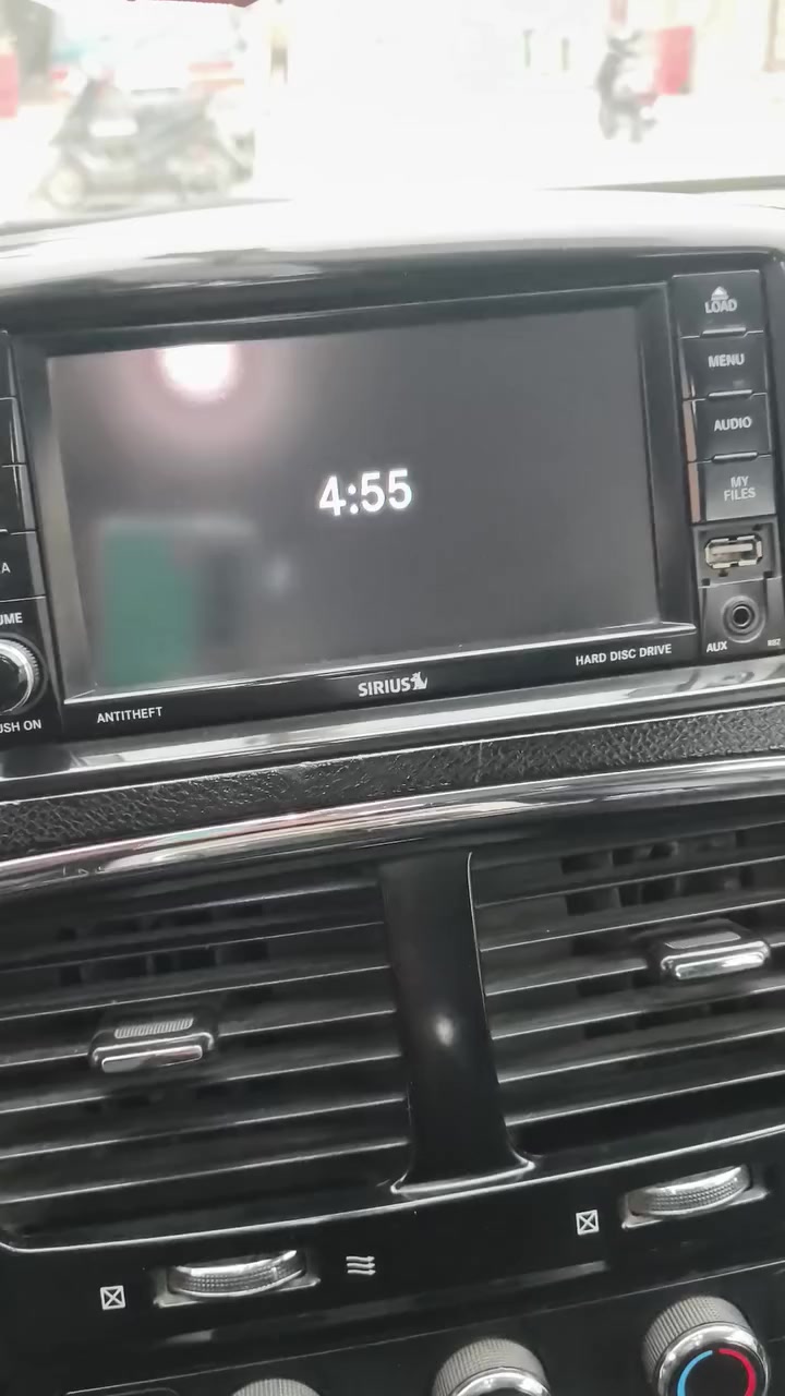 السلام عليكم شاشه كلش نظيفه وشغاله رايدها ٨٥للتواصل***********
