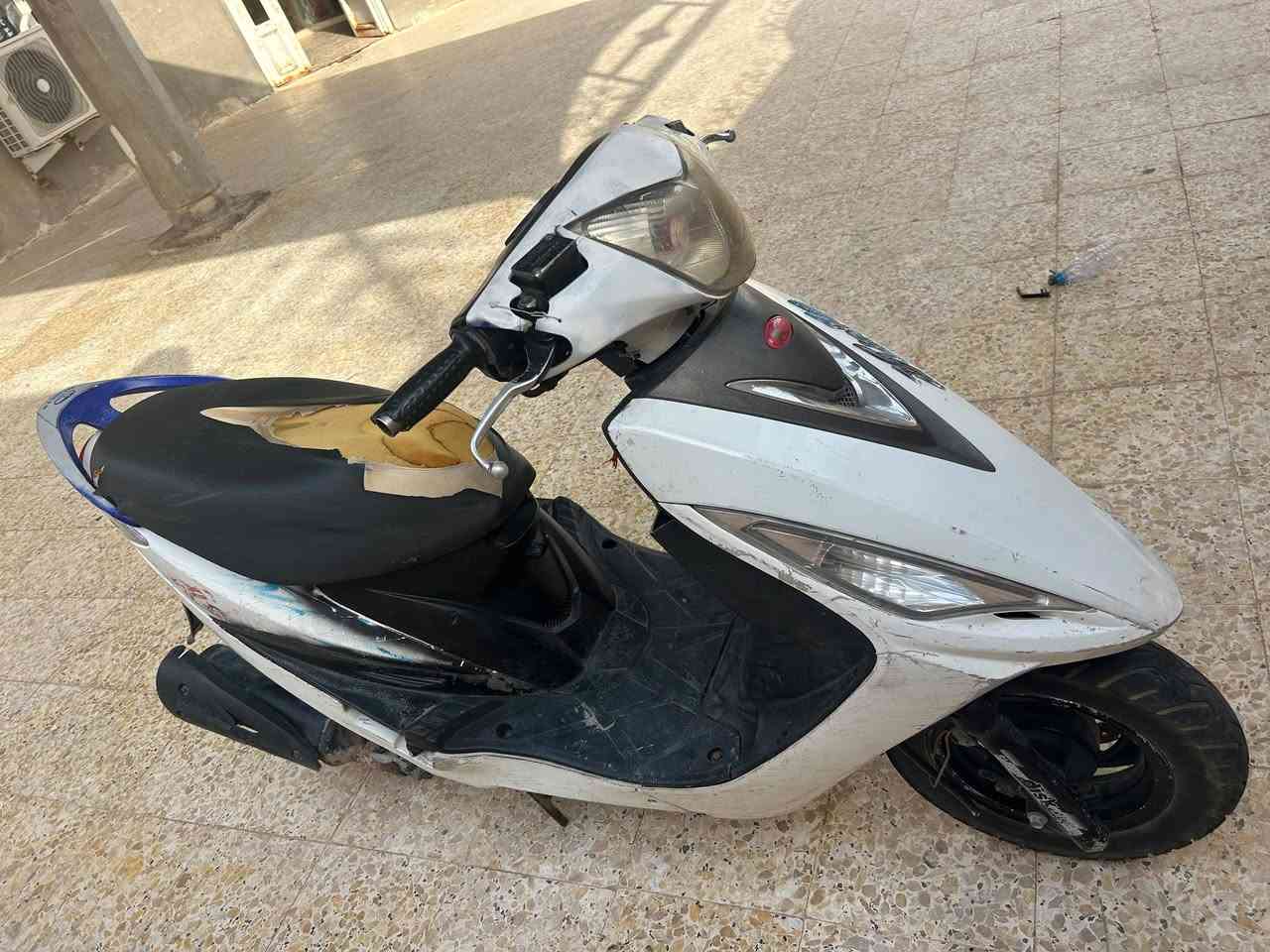 السلام عليكم دراجه كانكو للبيع دراجه حلوة مكينه جديدة مامفتوحه وغراضه جديدة بس عوزها ترتيبات بسيطة السعر 400


**إذا كنت صاحب هذا الإعلان وتريد حذفه لأي سبب، رجاءا أرسل رسالة إلى الدعم الفني**