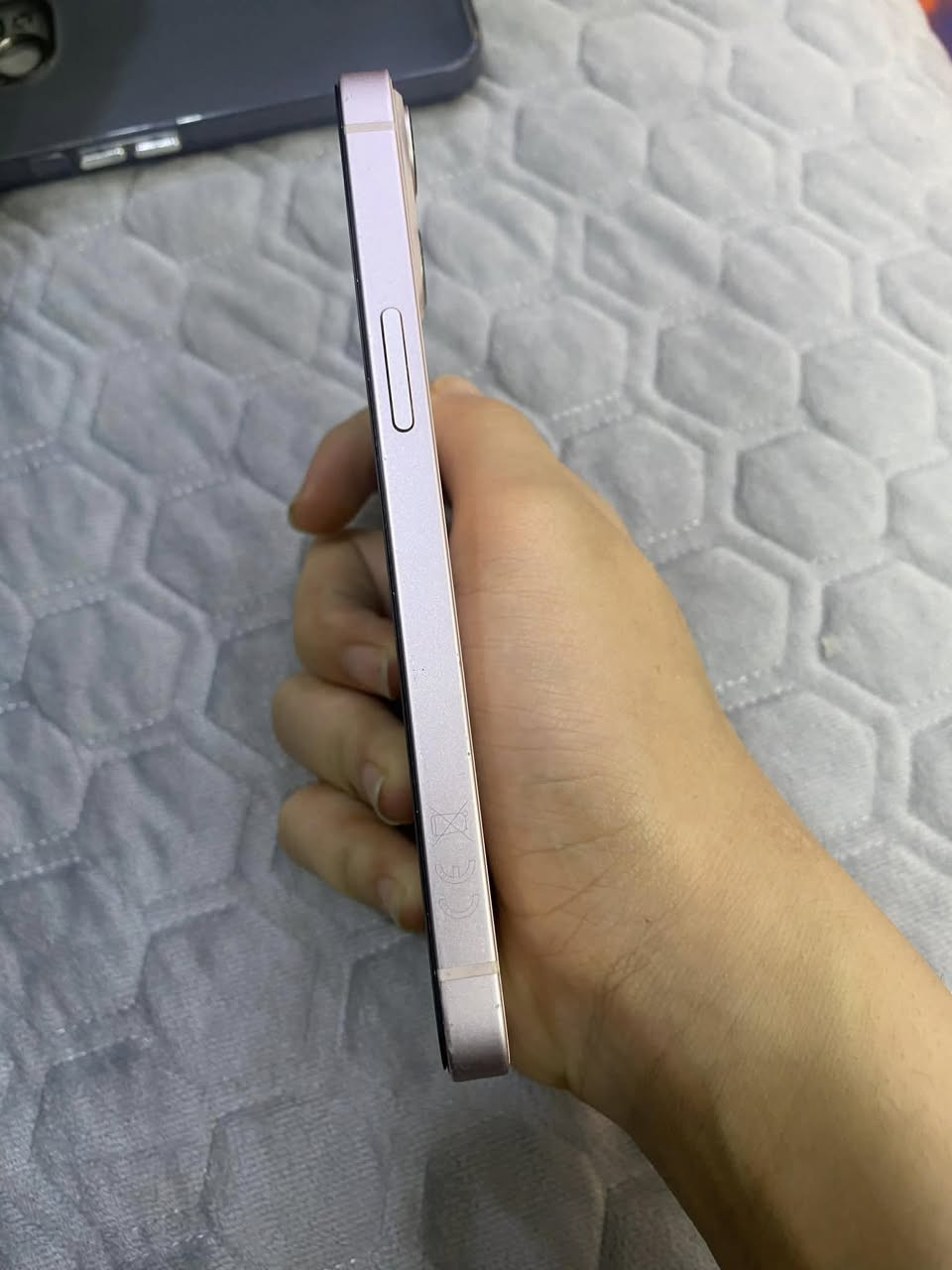 ايفون ١٣ عادي
للمراوس بأيفون فقط
ذاكرة ١٢٨ 
بطارية ١٠٠ مستبدلة اصلية شرط
نضافة 💯 ٪؜
او للبيع قفلو ٣٥٠ 
للاستفسار متوفر واتساب فقط 
***********
