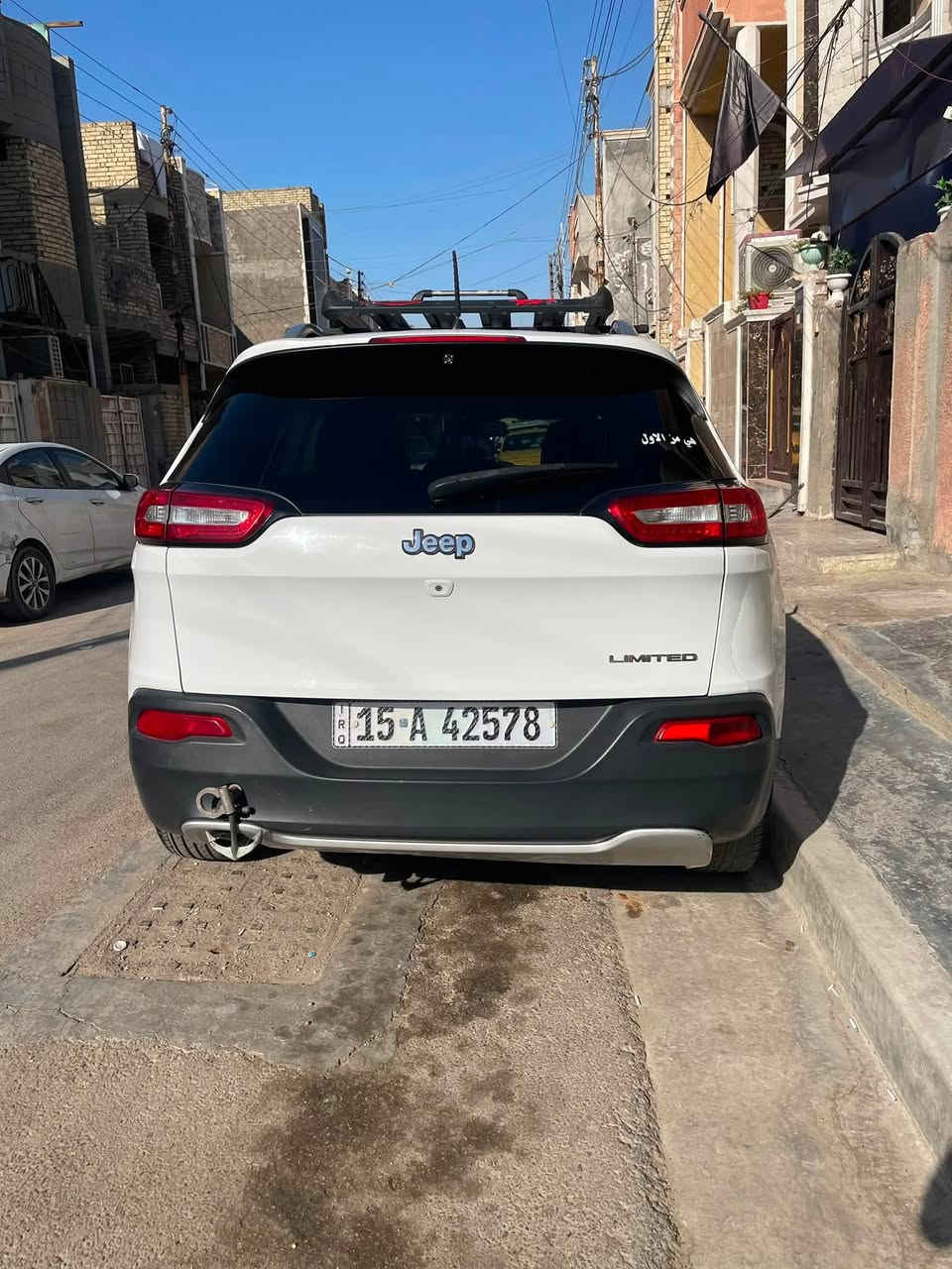 جيب شيروكي لمتد 2016
محرك 2400 
فول مواصفات عدا الفتحة
تشغيل عن بعد 
ترحيب بالمرايات الجانبية
بصمة تشغيل وابواب وصندوك
تبريد قطعتين 
تدفئة بالستيرن
تدفئة بالكشنات
كشنات جلد بيجي مميز
كرسي تحكم كهربائي
ويل كب 18 كروم بلادي
لايتات زينون عالي ناصي وكشافات زينون
3شاشات ابل كار بلي 
كامرة دوارة 
سايد بريك بصمة
 حادثها دعاميات واكعات نفسهن شديتهن 
رقم ابنار انكليزي الجديد باسمي وبيها شبر بارد بالجاملغ 
مكانها بغداد 114 وهذا رقمي***********
