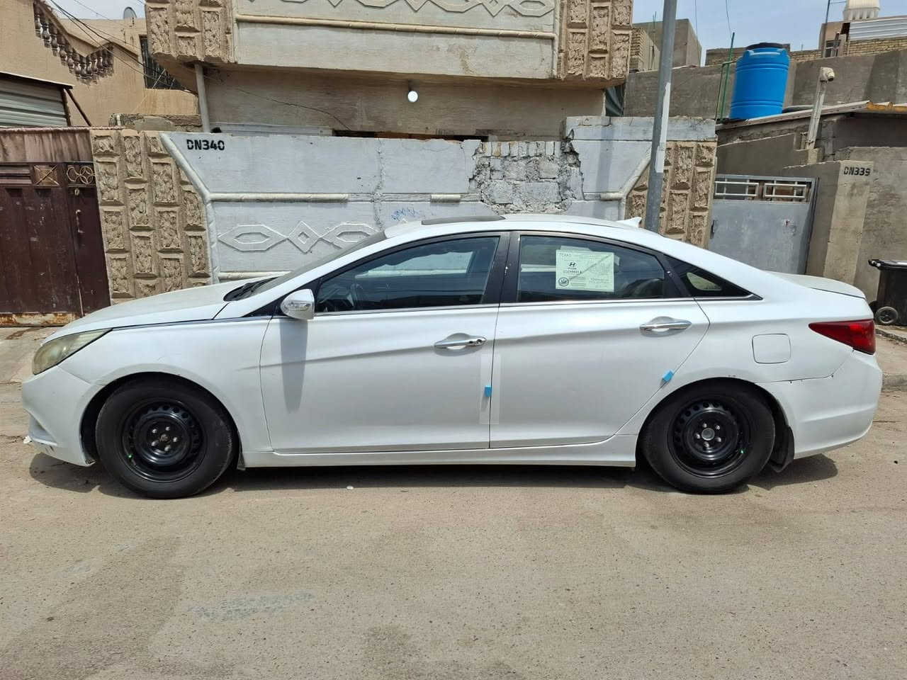السلام عليكم للبيع سوناتا موديل ٢٠١١ فول مواصفات بصمه فتحه كشنات كهرباء تبريد شغال ثلج صدر امامي وخلفي نص عمر تخم تاير نظيف كير ومكينه ممتازات بيها حادث بالجاملغ الامامي عكس السايق والجاملغ الخلفي صفحه السائق وتعمير في الدواخل بدون كص فقط تعمير والسياره مصبوغه عام السعر جدا مناسب ٦٨ رقم بغداد انكليزي 11 وهزه جديده مكاني الدوره ابو دشير رقم الهاتف *********** بغداد, العراق
