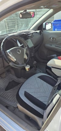 نيسان سني هندي موديل٢٠٢٢ السياره ماشيه ٥٠ الف على وضع الشركه كلشي ما م...