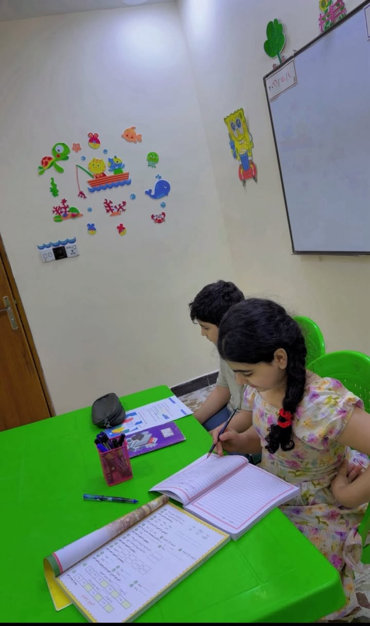 🌸 مستمرون بدورات التقوية الصيفية 🌸

بكل جدّ واجتهاد نواصل مسيرتنا التعليمية خلال العطلة الصيفية، بهدف تعزيز مستوى الطلبة وتقوية مهاراتهم الدراسية استعدادًا للعام القادم.

📚 متابعة يومية
✏️ شرح مبسط ومكثف
📝 واجبات واختبارات دورية
🎯 اهتمام فردي بكل طالب

العنوان : الوزيريه 

***********
