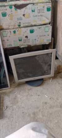 شاشه بلازمه عدد 3 عاطلات مع لاب توب عدد 1 قيم وخذ حكم الله العنوان بغد...