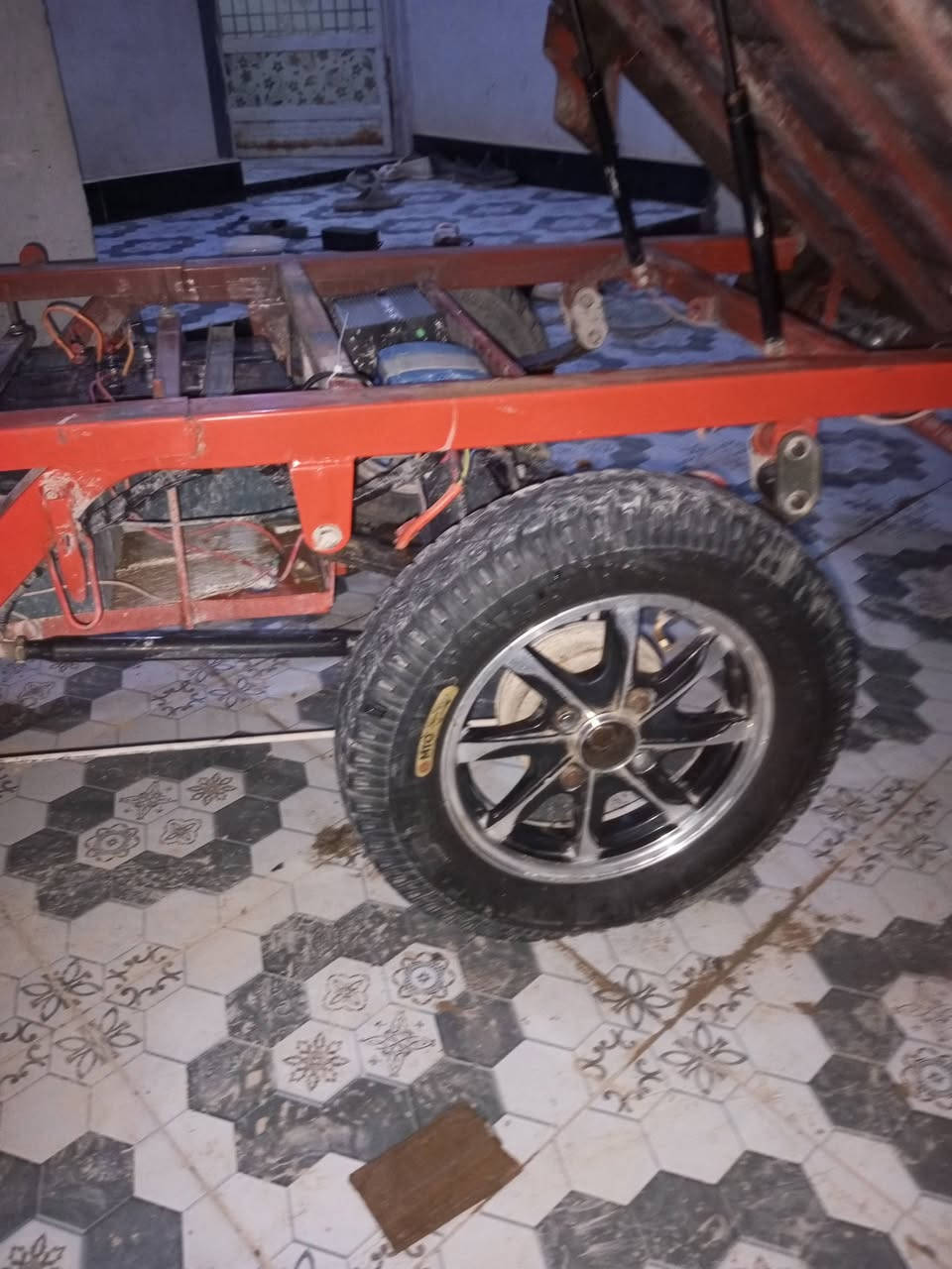 ستوته شحن بطارية 6 سعرمليون100 مجسر بعقوبة المفرق رقم ***********
