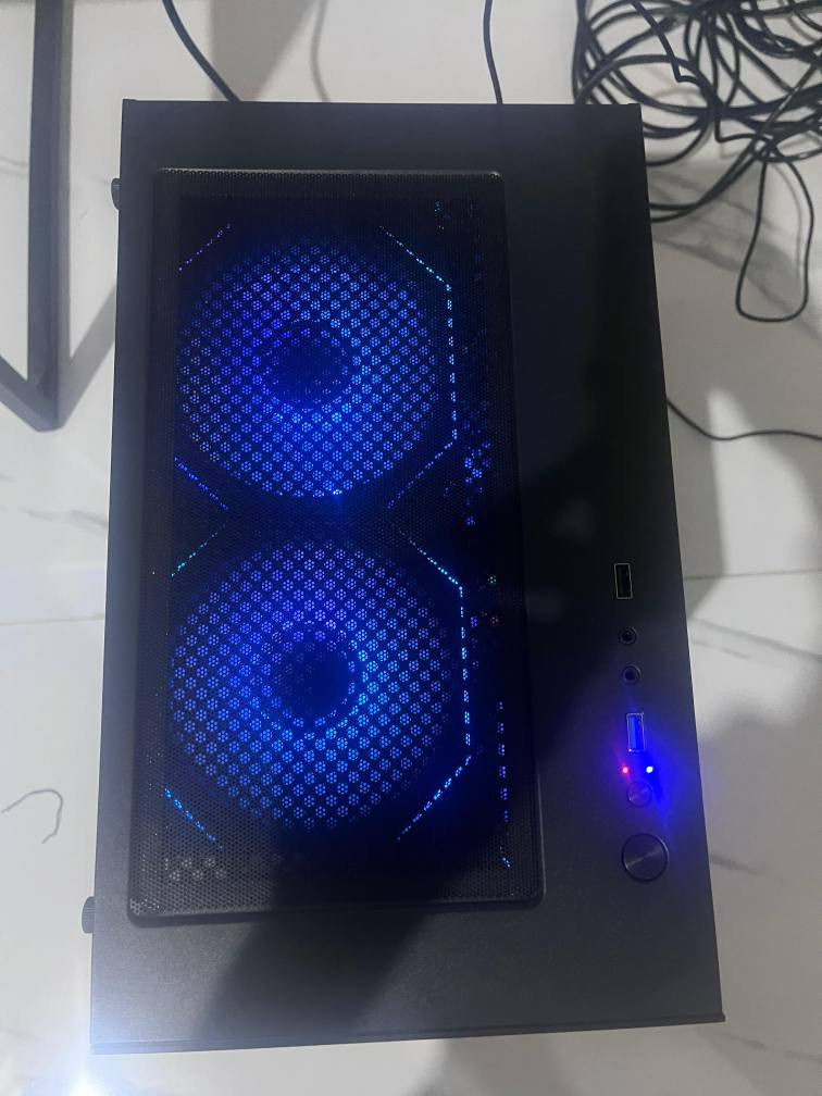 سلام عليكم شباب  عندي pc مواصفات Rx580
1TB+128GB
16GB Ram
Intel(R) Xeon(R) CPU E5-2676 v3 @ 2.40GHz مع كيبل وايل لس ومع كيبورد وماوس وفيشه بلوتوث  الي يريد يتواصل رقم*********** كركوك, العراق
