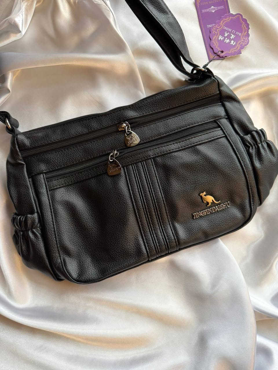 ✨ أحلى موديلات الكعب والفلات والسبورت وصلت ✨
ستايلات ناعمة وفخمة تناسب كل الإطلالات 👠👟
ألوان ترند وموديلات مريحة بجودة مرتبة
دللي طلتج بأحدث التصاميم والأسعار المناسبة 💕
وانواع الحقائب مصنوعه من الجلد الطري 👛👜
روز ستور


**إذا كنت صاحب هذا الإعلان وتريد حذفه لأي سبب، رجاءا أرسل رسالة إلى الدعم الفني**