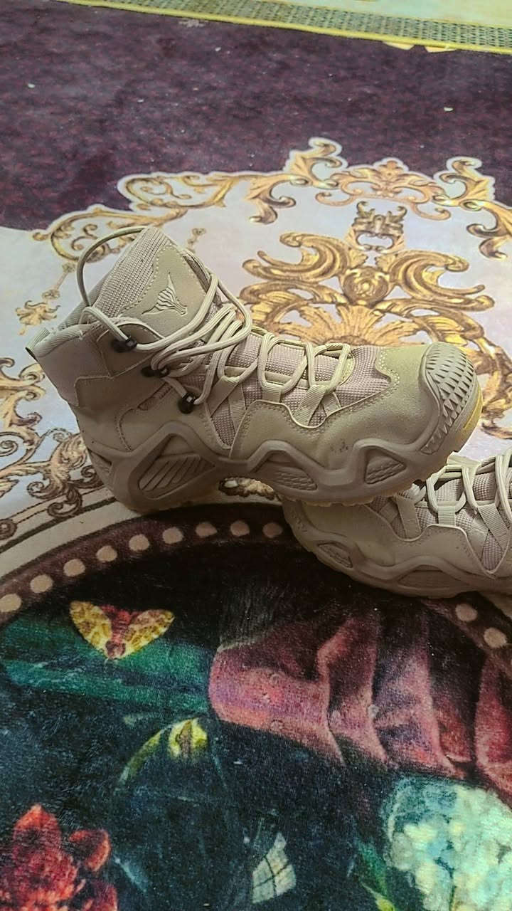 بوت عسكري قياس 41
السعر 30بغداد الكفائات
***********واتساب
