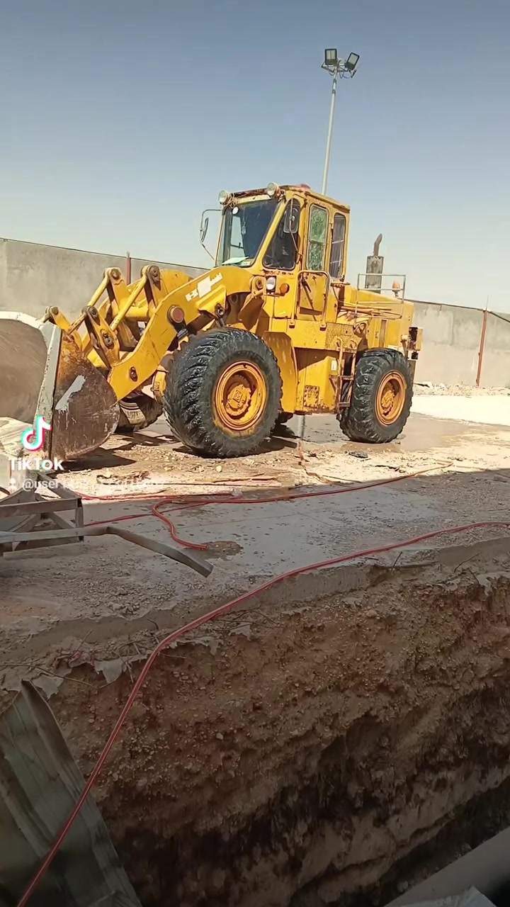 البيع شفل ٧٠ داشتو رغم بصره الماني
***********

