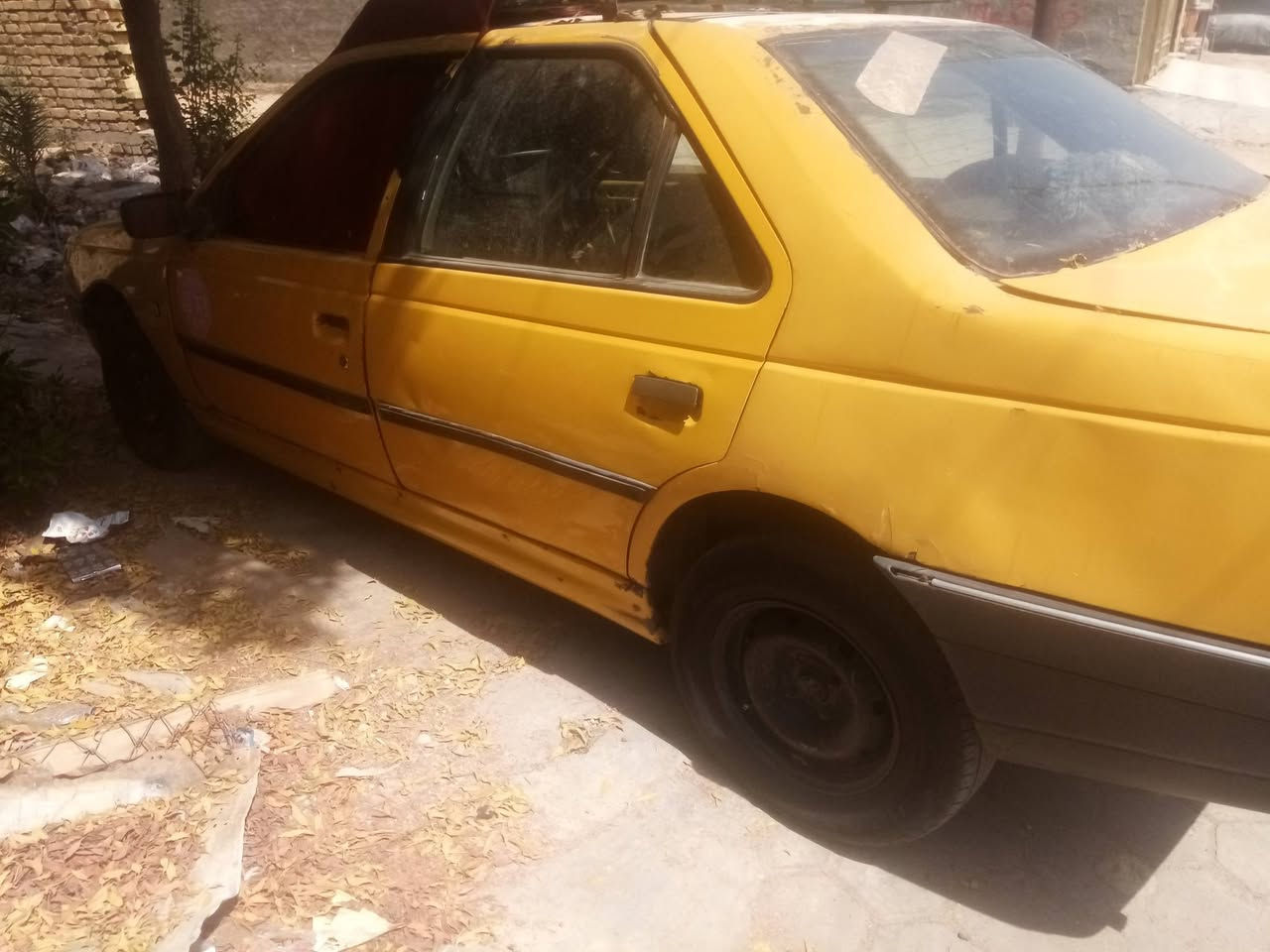 السلام عليكم بيجو روى موديل 2009 معمره سمكور سمكره كامله كير ومحرك خير من الله رقم نجف مشروع وطني مصفره هيئه وغرامات السعر  فقط يرادله ترتيب كهربائي15 ورقه بيها مجال قليل السياره موجوده في بغداد رقم الهاتف ***********
