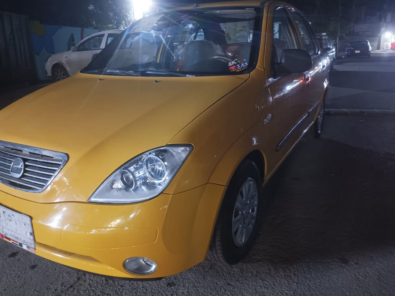 السلام عليكم طيبة 2016 السيارة مكينة وكير مكفولات صدر امامي خلفي جديد مابيها لا ضربة ولا تبديل كهربائيات كاملة مكاني بغداد الكرخ رقم *********** السعر 43
