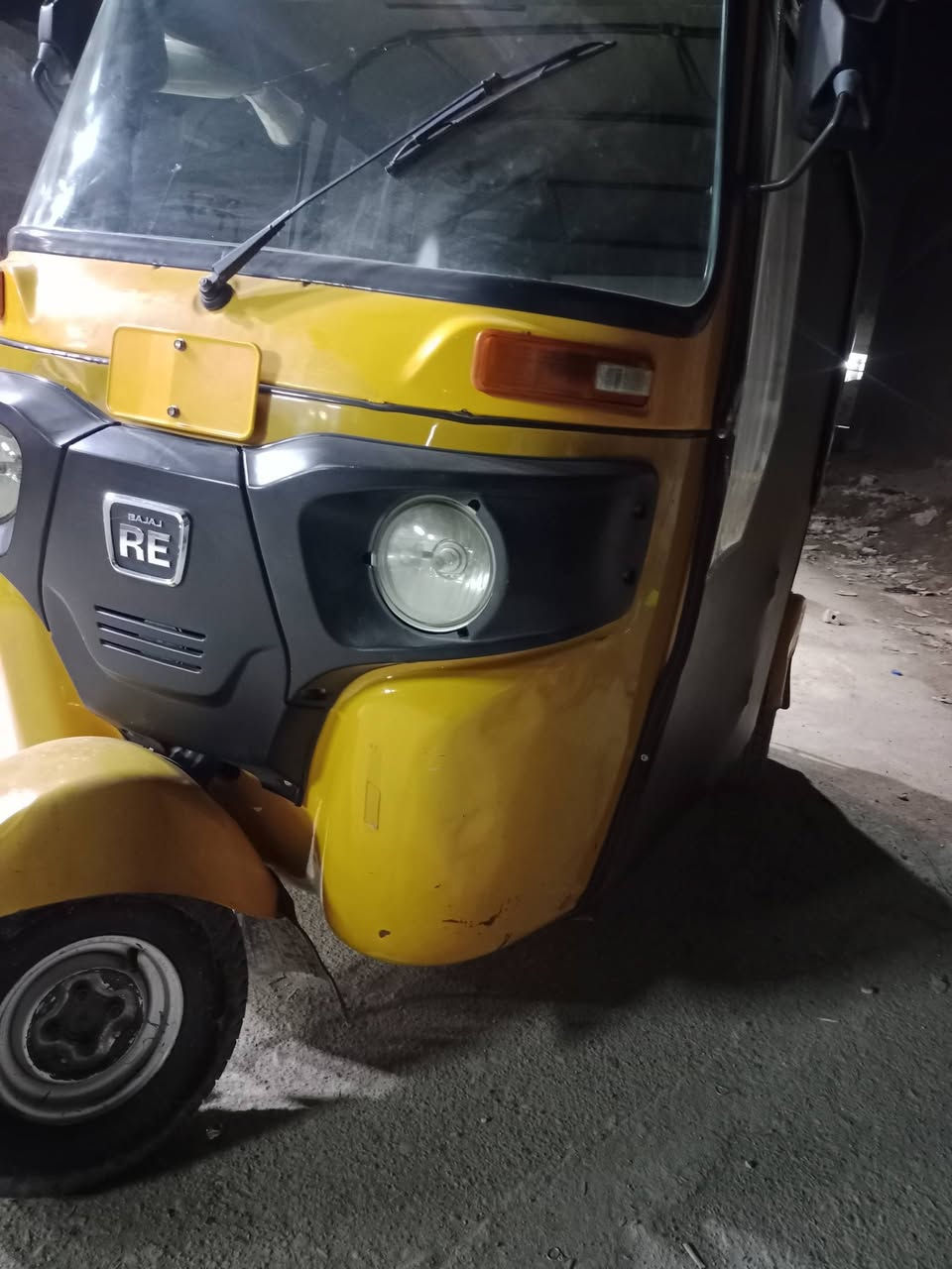 السلام عليكم تكتك 21 رقم بغداد تحويل ثاني يوم كشر مكفول من الصبغ بيها بارد يم الجاملغ الخلفي تراي زيرو الشراي
يتصل *********** السعر 7500
