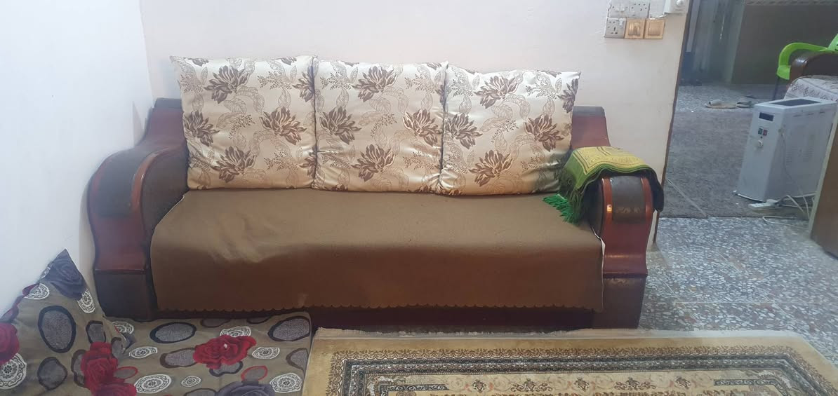 تخم 10مقاعد للبيع وبسعر مناسب الشراي يتصل *********** موجود وات ساب
