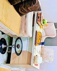 ميز مكتبي • نظيف جداً • ديالى الغالبيه