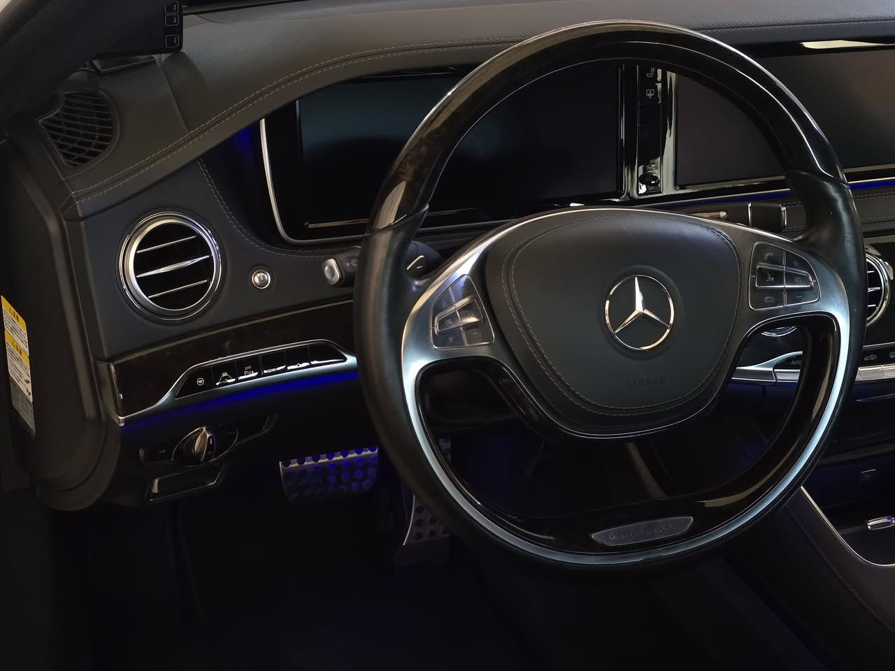 موديل 2014 S 550 وارد اليابان جديده جدا ترقيم جديد حسب القرار 102
اخوان السياره مو نظيفه و انما جديده ماشيه ستين الف ممشى 
اليابان و كلها على وضع الوكاله 
لا تسأل على طخه لو صبغ و نواقص المصداقيه موجوده إن شاء ألله  السياره من النوادر و أخت الزيرو 
*********** بغداد السيديه
