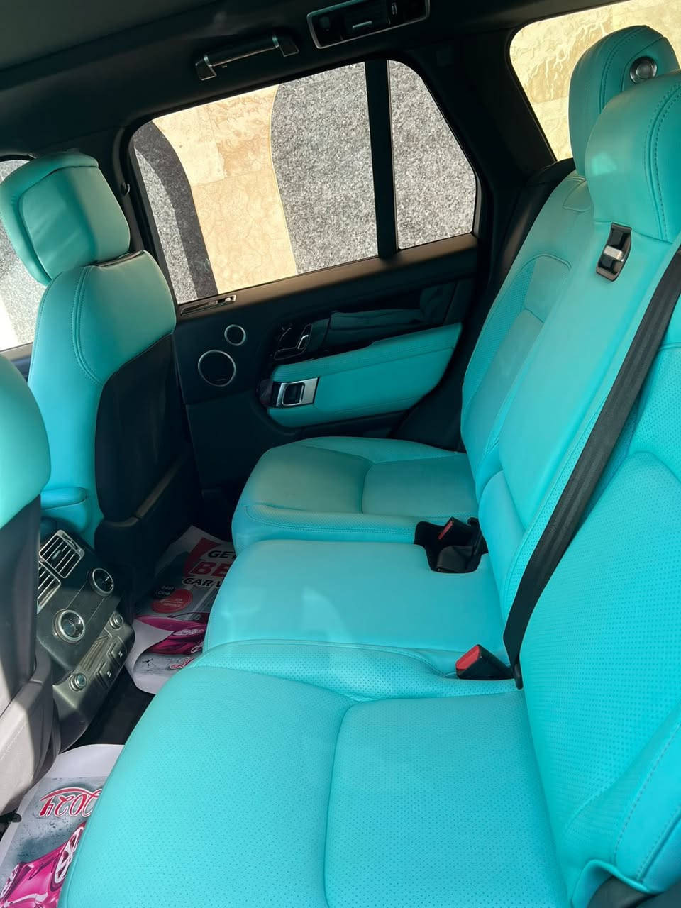 السلام عليكم ✋🏻
رانج روفر فوك 2019 🔥
٨سلندر سوبر ✈️
ماشيه 43الف بعدها جديده كلش
لون اسود 
داخل لون فيروزي مميز 🩵
بدون صبغ ✋🏻
بدون ايرباك ✋🏻
فقط جاملغ مبدل نفس لون 
صور سونار وياها 

سعرها 425 ورقه وبيها مجال 

شراي يتصل /***********
