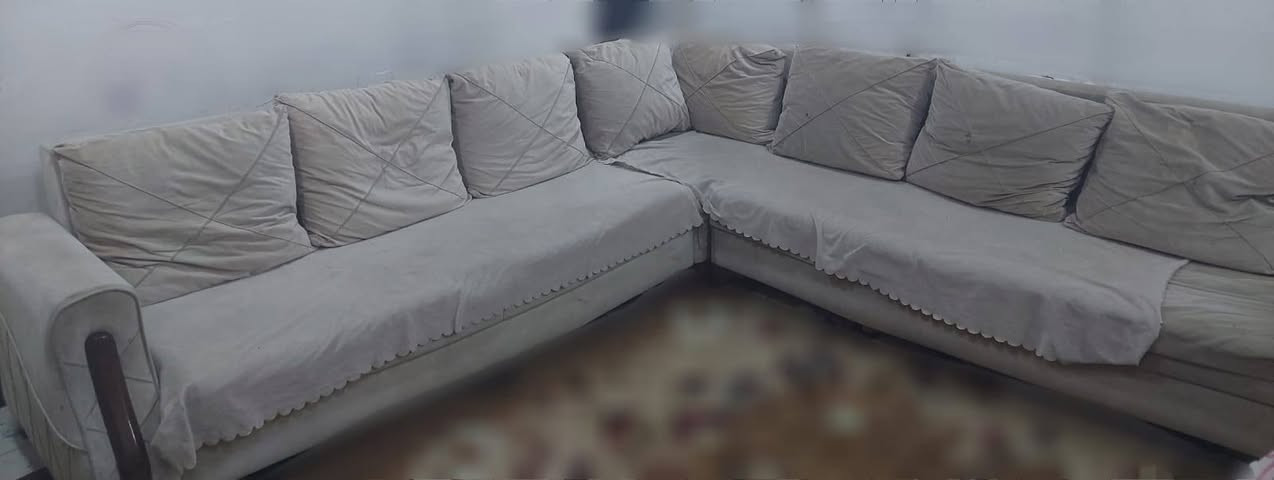 غرفة نوم للبيع 6قطع مع دوشك بسعر 300 ألف
الطخم 150 ألف


**إذا كنت صاحب هذا الإعلان وتريد حذفه لأي سبب، رجاءا أرسل رسالة إلى الدعم الفني**