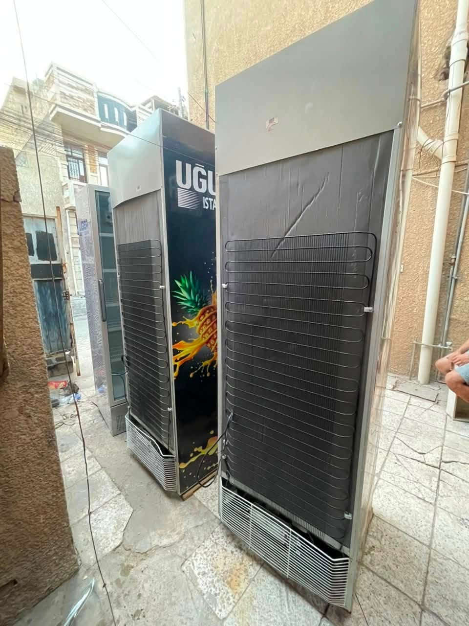 السلام عليكم عارضات عدد 2 يوكر للبيع العنوان بغداد ***********
