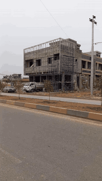 عمارة تجارية ركن • ٢٧٠م • مؤجرة بالكامل