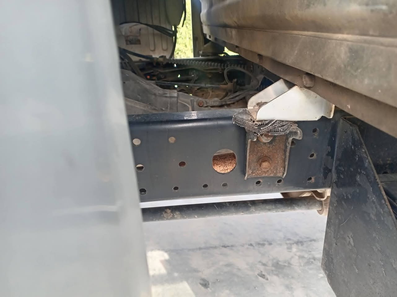 سامسونك حمل موديل 99 سياره جديده
ونضيفه محرك وكير كيه  رقم بغداد سنويه لل٢٧
سياره بلاديه  مكان واسط الحفريه للاستفسار***********
***********
