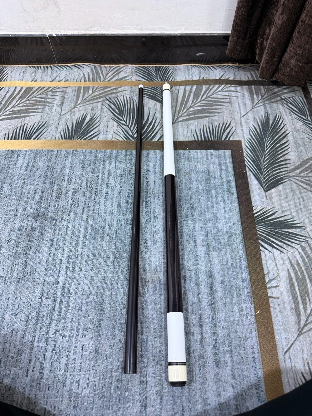 📍النجف حي الجمعيه/شارع/20
مس بليارد غير مستعمل الى قليل
مع جنطه لحمل المس هديه 🎁
نضافه 95‎%‎ شرط الفحص 🎱🔥