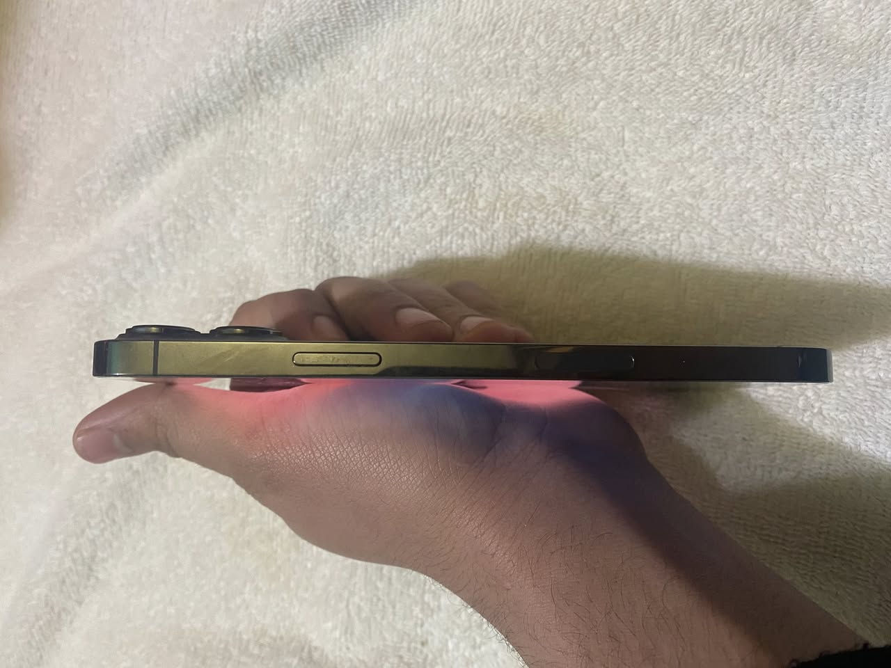 iPhone 13 Pro Max
ذاكرة :256

بطارية 88 شرط مامصعد بطارية  وتر بروف

تك شريحة

السعر 730 وبي مجال بسيط

للتواصل :*********** واتساب فقط
