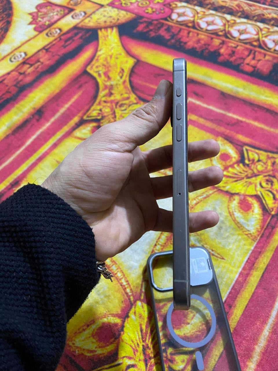 السلام عليكم
15 برو ماكس شركة ماستر جهاز مكفوله فاتحه ع ايدي 
شاحنة او كارتونته اويا جهاز مكفول من كلشي 
بطاريه 87 
الاستفسار ع رقم *********** 
السعر مليون او 100 او بي مجال
