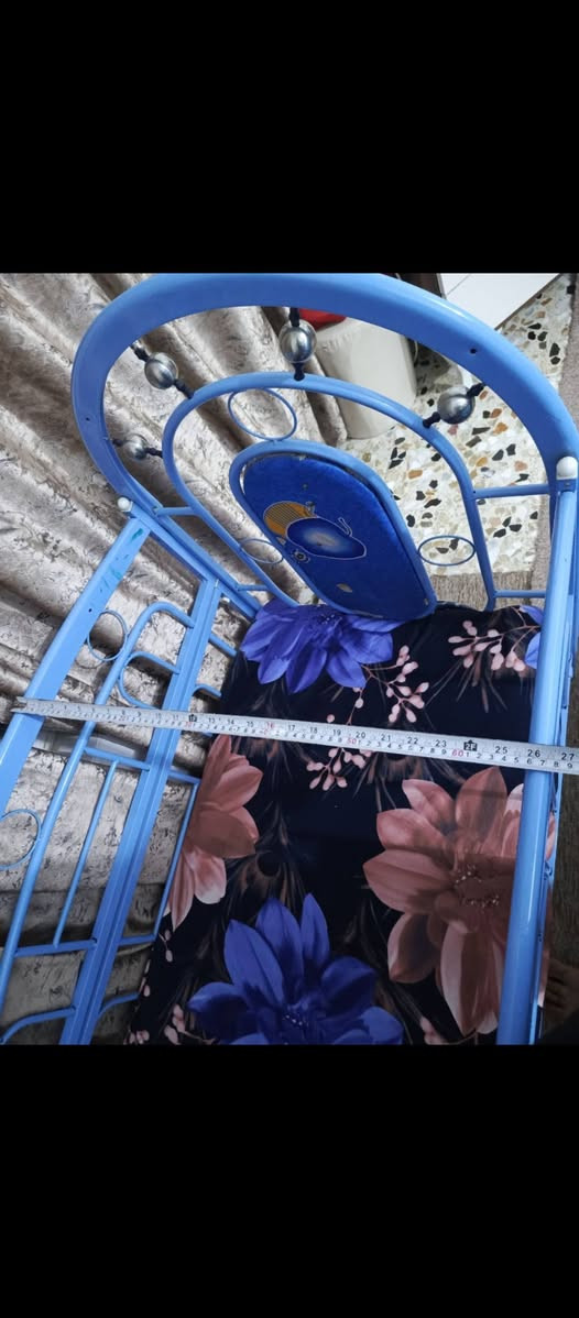 السلام عليكم
چربايه اطفال طولها 140 سم وعرضها 67 سم نظيفه جداً مع الدوشك
السعر 35 الف
 الرقم ***********
