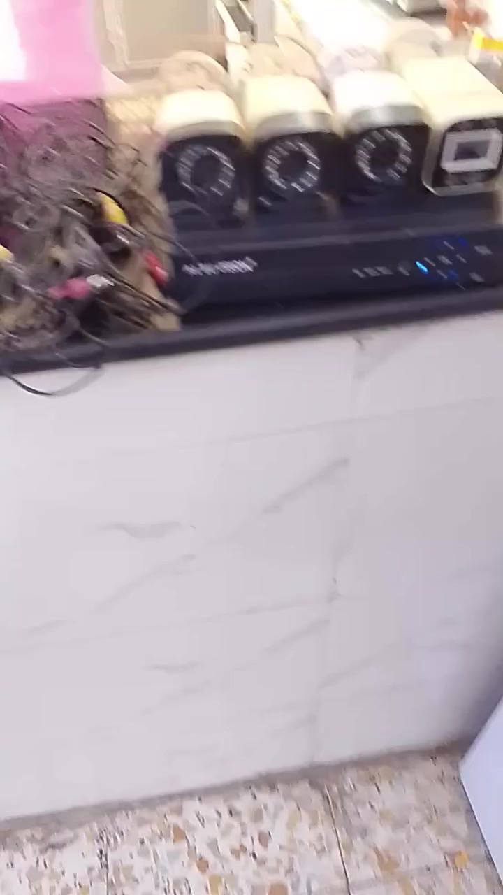 السلام عليكم كامرات منزل البيع شغالت وشرط يخزن التصوير بغداد الحبيبيه رقم ***********
