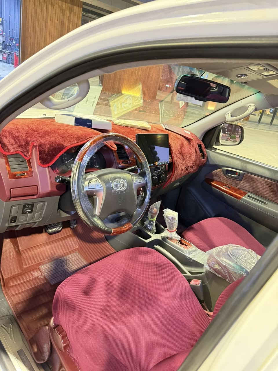 بسم الله الرحمن الرحيم تويتا ها يلوكس٢٠١٣ كير أوتوماتيك شركة سيد نهرو حيل نضيف حلوه  خط مال ١٤ سيا ره محرك ما مفتوح بشرت كير اكسل بشرت  سنه وية رقم جديد بسمي شرت تحويل                   سنه وية٢٠٢٨ هزة براد جديد  تخم تا ير جديد  ما بي صبوغ بس  بيه ٢ تعديل با رد   شبر با قي  مكفول كفاله عا مه   ما بي اي نقص    مكان سليما نية تلفون ***********
